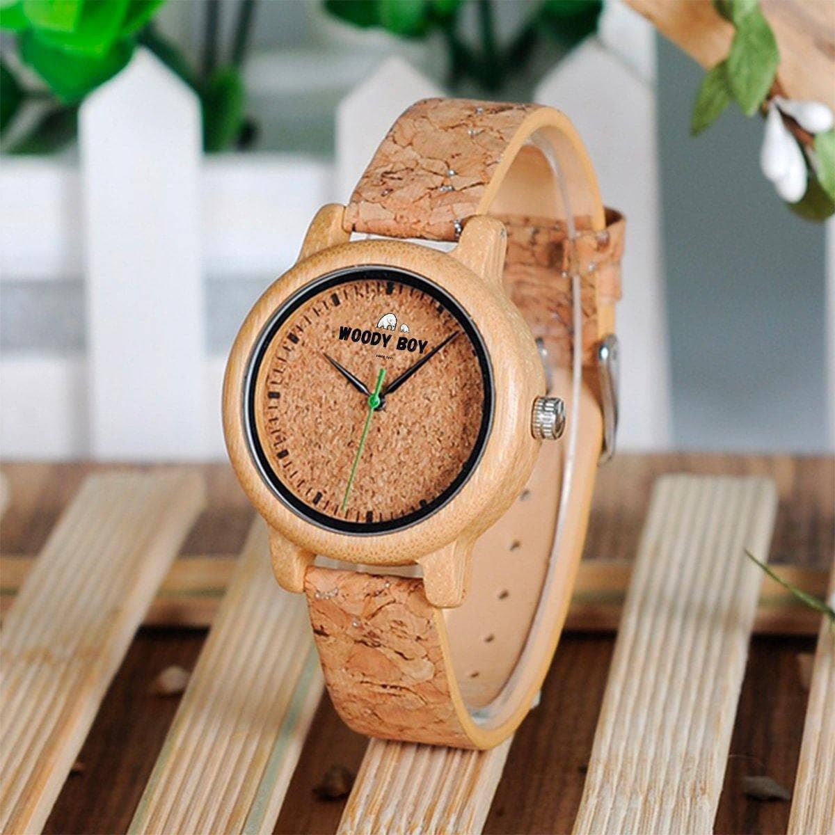 montre-bois-marron-bleue-vert-watche-heure-woodyboy-fait-main-haute-qualité-naturel-nature-cadran-temps-cuir-ecologique-eco-ecolo-bio-ecoresponsable-animaux-chêne-bambou-marque-francaise-made-in-france-homme-femme-man-woman-men-women-bijoux-luxe-tendance-beau-belle-chic-liege-rond-ronde-carré-carre-unique-intemporelle