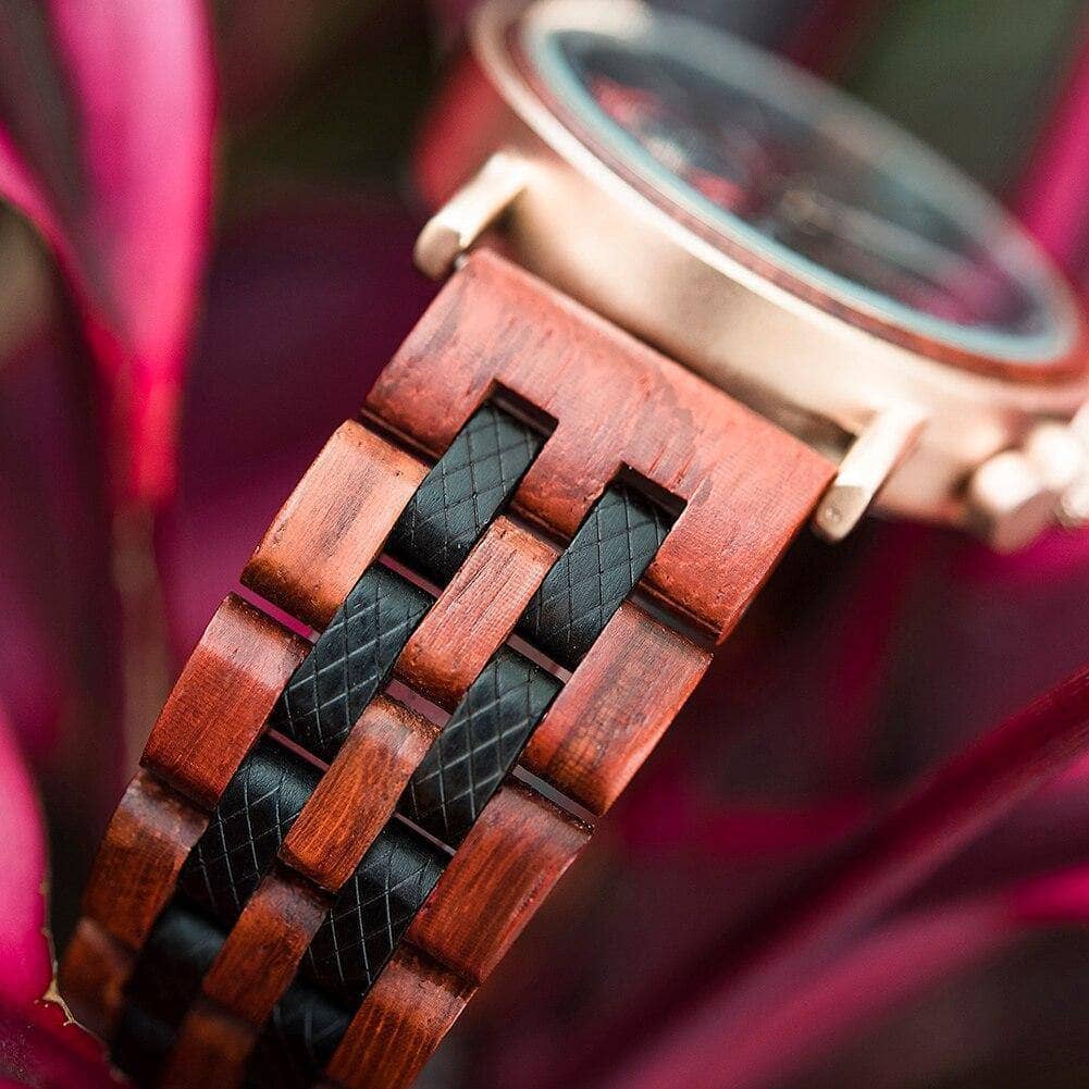 montre-bois-marron-bleue-vert-watche-heure-woodyboy-fait-main-haute-qualité-naturel-nature-cadran-temps-cuir-ecologique-eco-ecolo-bio-ecoresponsable-animaux-chêne-bambou-marque-francaise-made-in-france-homme-femme-man-woman-men-women-bijoux-luxe-tendance-beau-belle-chic-liege-rond-ronde-carré-carre-unique-intemporelle