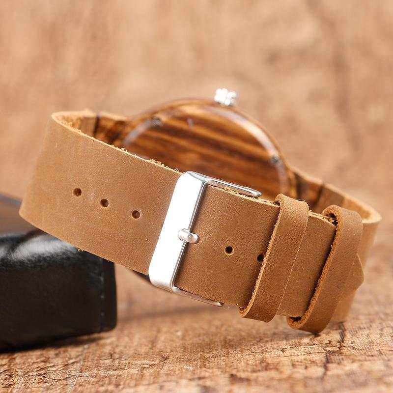montre-bois-marron-bleue-vert-watche-heure-woodyboy-fait-main-haute-qualité-naturel-nature-cadran-temps-cuir-ecologique-eco-ecolo-bio-ecoresponsable-animaux-chêne-bambou-marque-francaise-made-in-france-homme-femme-man-woman-men-women-bijoux-luxe-tendance-beau-belle-chic-liege