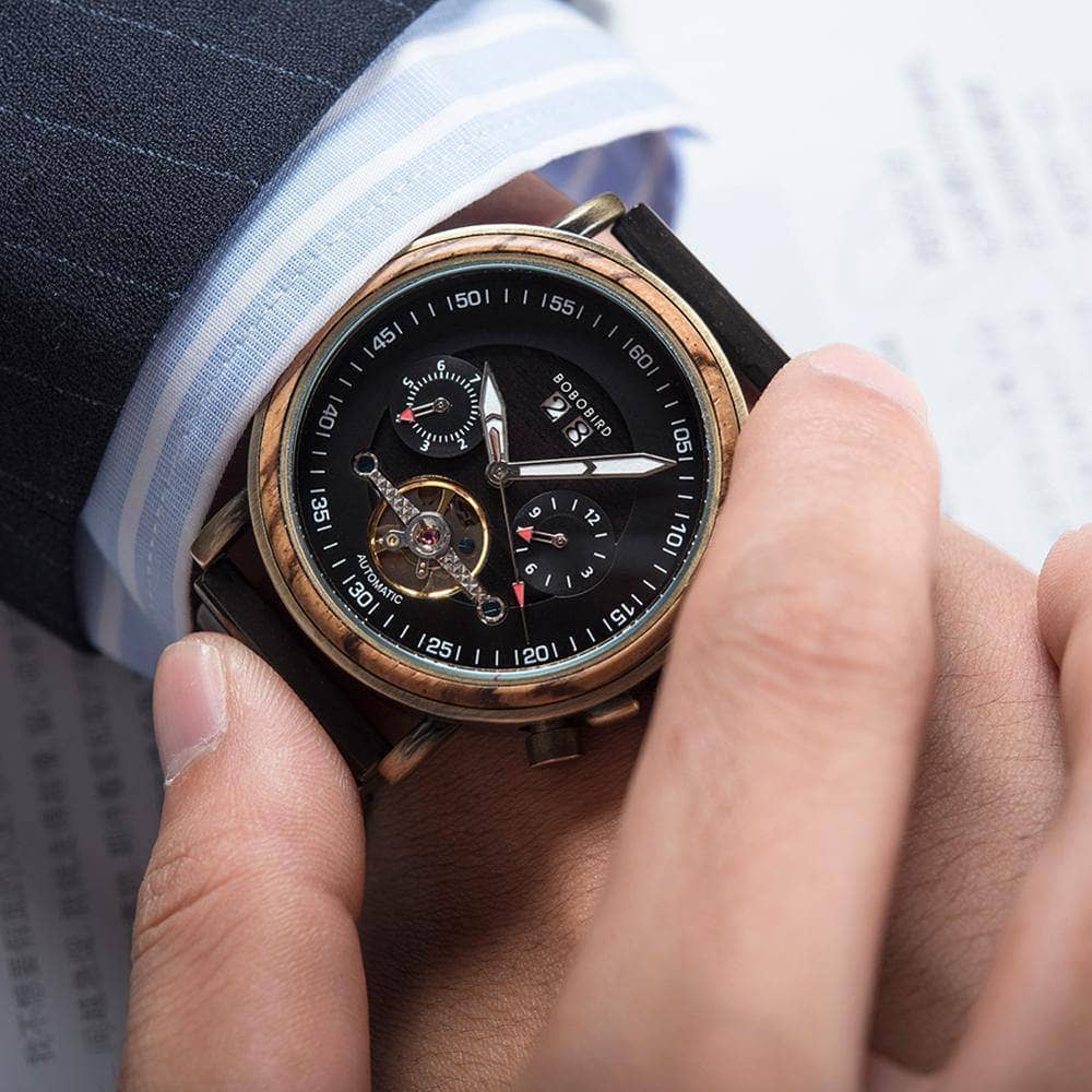 montre-bois-marron-bleue-vert-watche-heure-woodyboy-fait-main-haute-qualité-naturel-nature-cadran-temps-cuir-ecologique-eco-ecolo-bio-ecoresponsable-animaux-chêne-bambou-marque-francaise-made-in-france-homme-femme-man-woman-men-women-bijoux-luxe-tendance-beau-belle-chic-liege-rond-ronde-carré-carre-unique-intemporelle