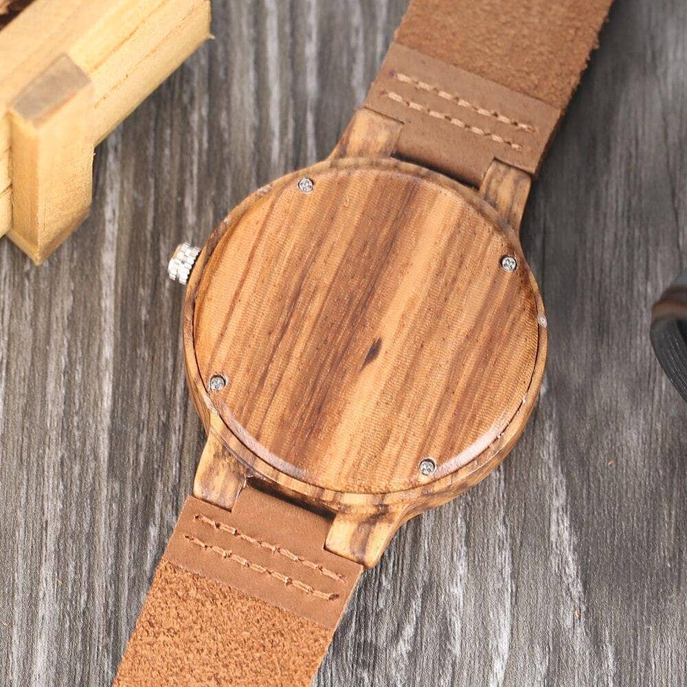 montre-bois-marron-bleue-vert-watche-heure-woodyboy-fait-main-haute-qualité-naturel-nature-cadran-temps-cuir-ecologique-eco-ecolo-bio-ecoresponsable-animaux-chêne-bambou-marque-francaise-made-in-france-homme-femme-man-woman-men-women-bijoux-luxe-tendance-beau-belle-chic-liege-rond-ronde-carré-carre-unique-intemporelle
