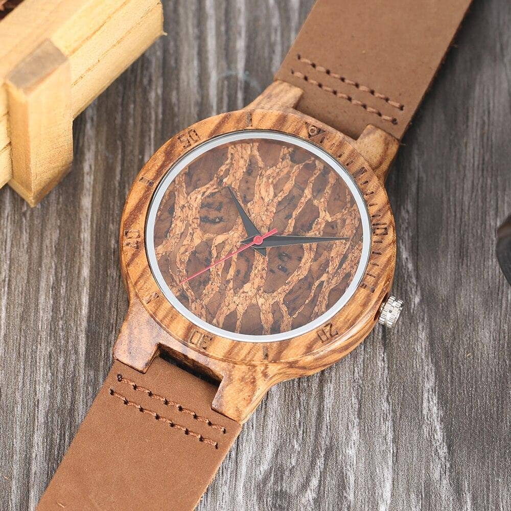 montre-bois-marron-bleue-vert-watche-heure-woodyboy-fait-main-haute-qualité-naturel-nature-cadran-temps-cuir-ecologique-eco-ecolo-bio-ecoresponsable-animaux-chêne-bambou-marque-francaise-made-in-france-homme-femme-man-woman-men-women-bijoux-luxe-tendance-beau-belle-chic-liege-rond-ronde-carré-carre-unique-intemporelle