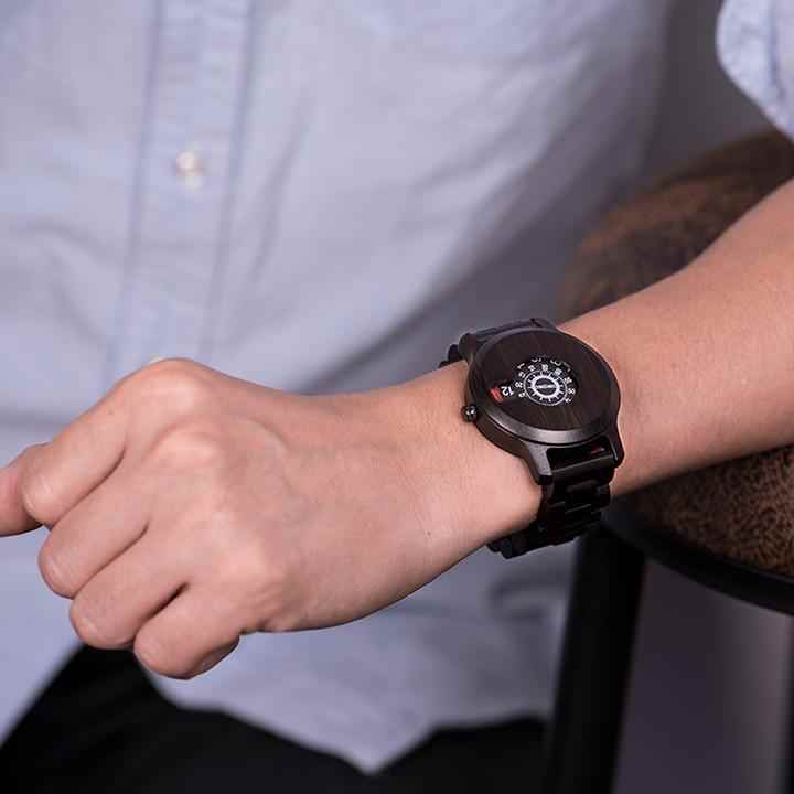 montre-bois-marron-bleue-vert-watche-heure-woodyboy-fait-main-haute-qualité-naturel-nature-cadran-temps-cuir-ecologique-eco-ecolo-bio-ecoresponsable-animaux-chêne-bambou-marque-francaise-made-in-france-homme-femme-man-woman-men-women-bijoux-luxe-tendance-beau-belle-chic-liege-rond-ronde-carré-carre-unique-intemporelle