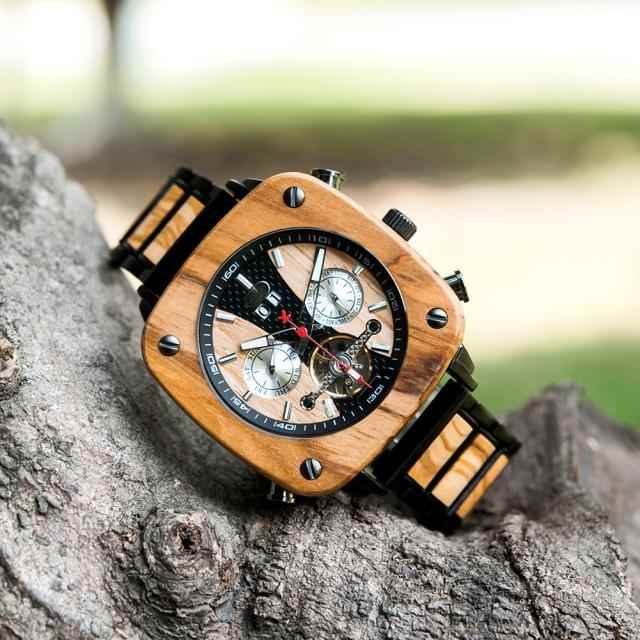 montre-bois-marron-bleue-vert-watche-heure-woodyboy-fait-main-haute-qualité-naturel-nature-cadran-temps-cuir-ecologique-eco-ecolo-bio-ecoresponsable-animaux-chêne-bambou-marque-francaise-made-in-france-homme-femme-man-woman-men-women-bijoux-luxe-tendance-beau-belle-chic-liege-rond-ronde-carré-carre-unique-intemporelle